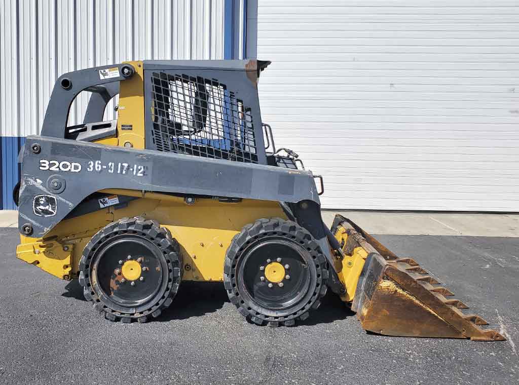 Mini Cargador Frontal John Deere 320D Año 2013