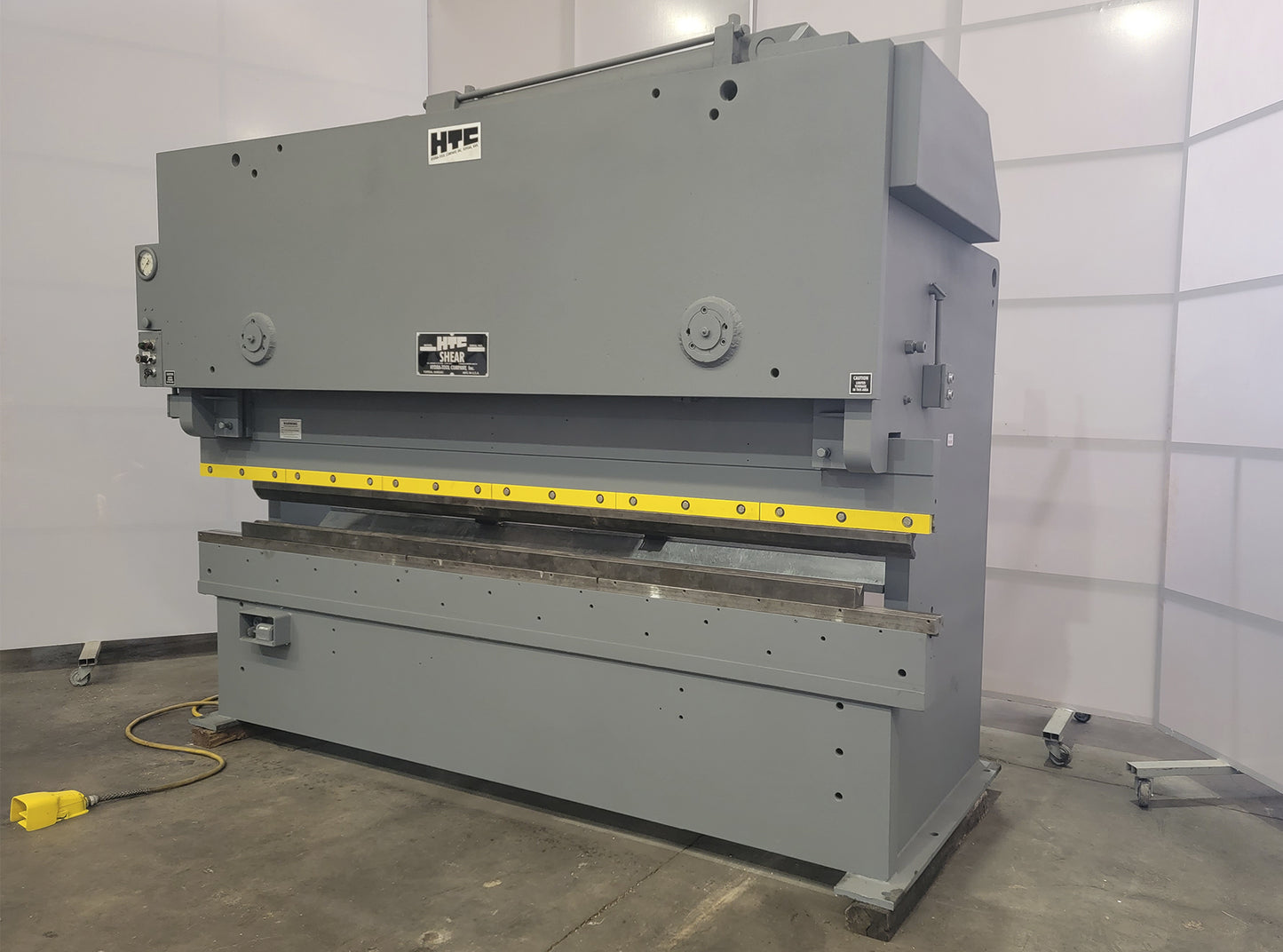 Dobladora de Lamina HTC 155-12 155ton