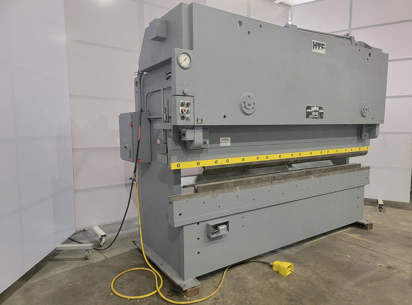 Dobladora de Lamina HTC 155-12 155ton