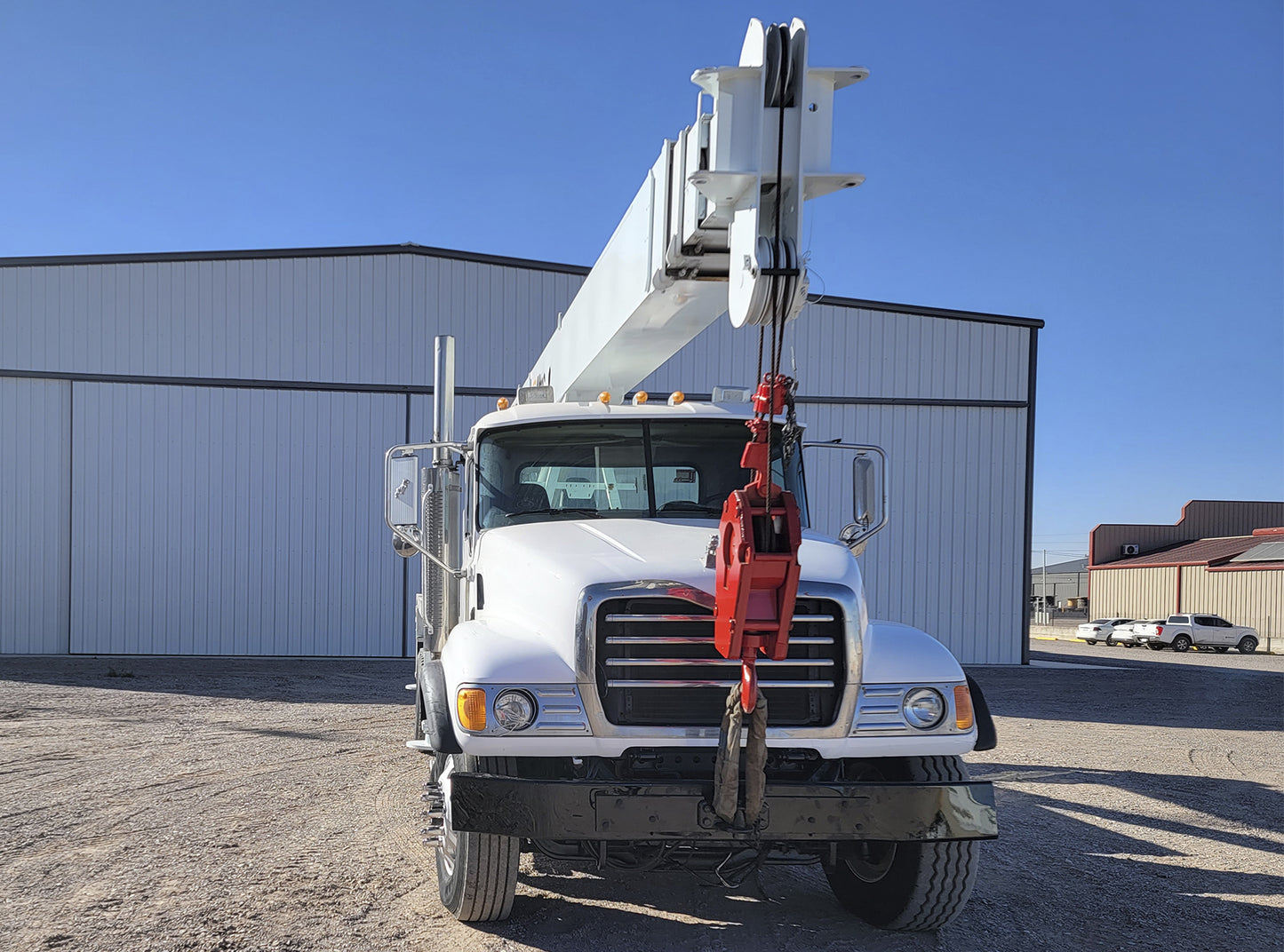 Camión Mack con Grúa Altec AC26-103 26ton