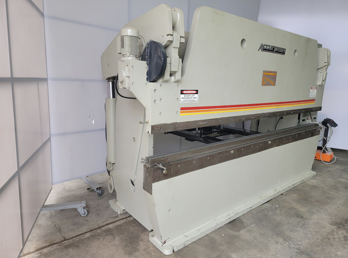 Dobladora Accurpress 717512 175ton
