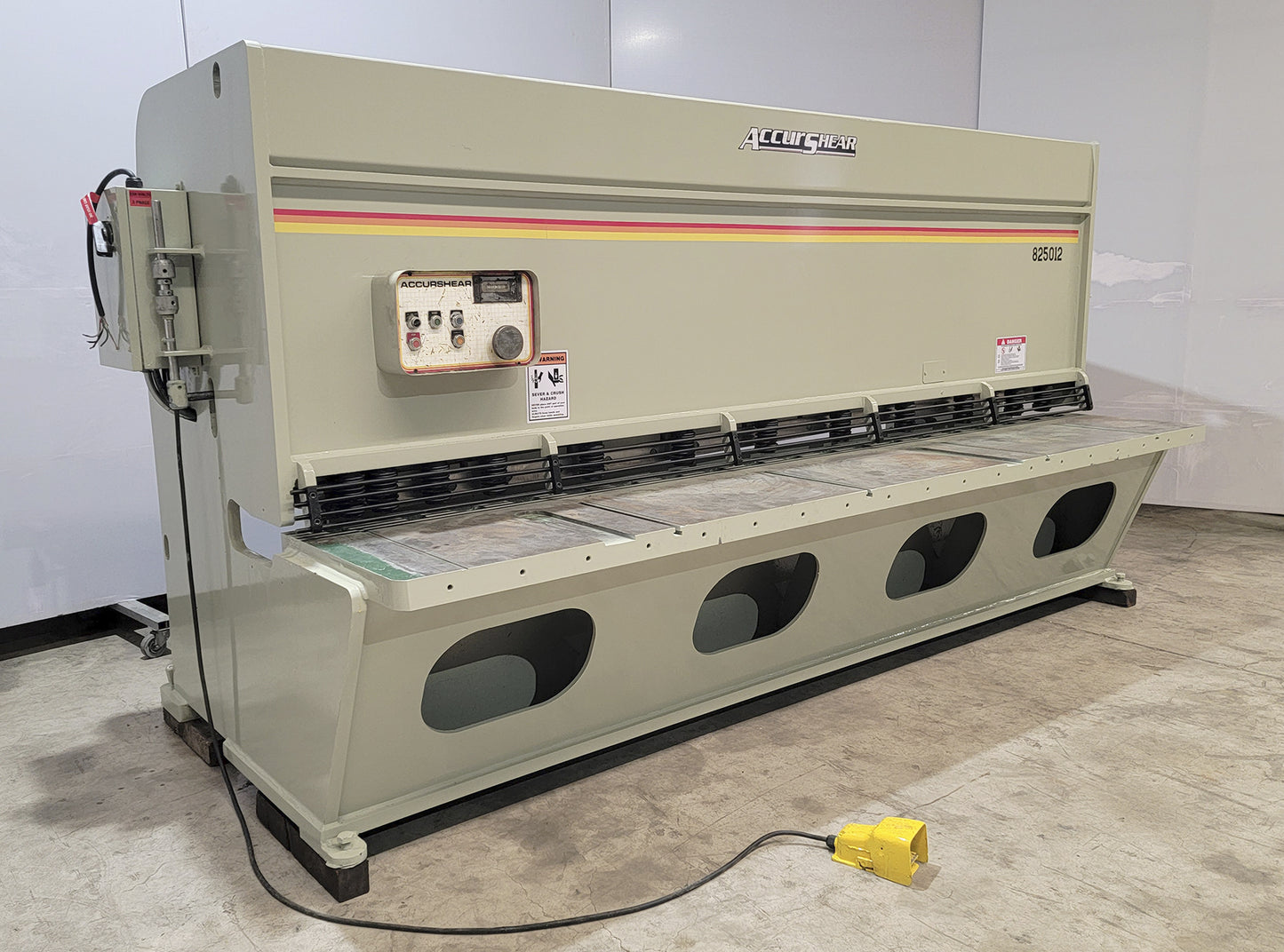 Guillotina Accurshear 825012 de 12' x 1/4"