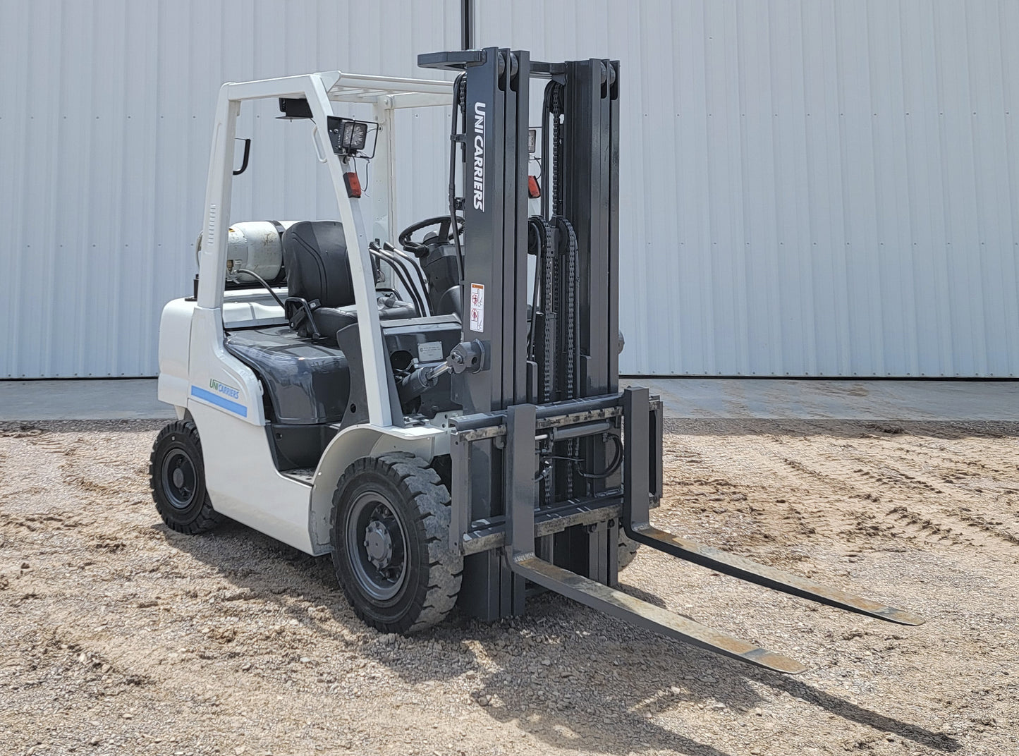 Montacargas Unicarriers MP1F2A25LV 5,000lbs
