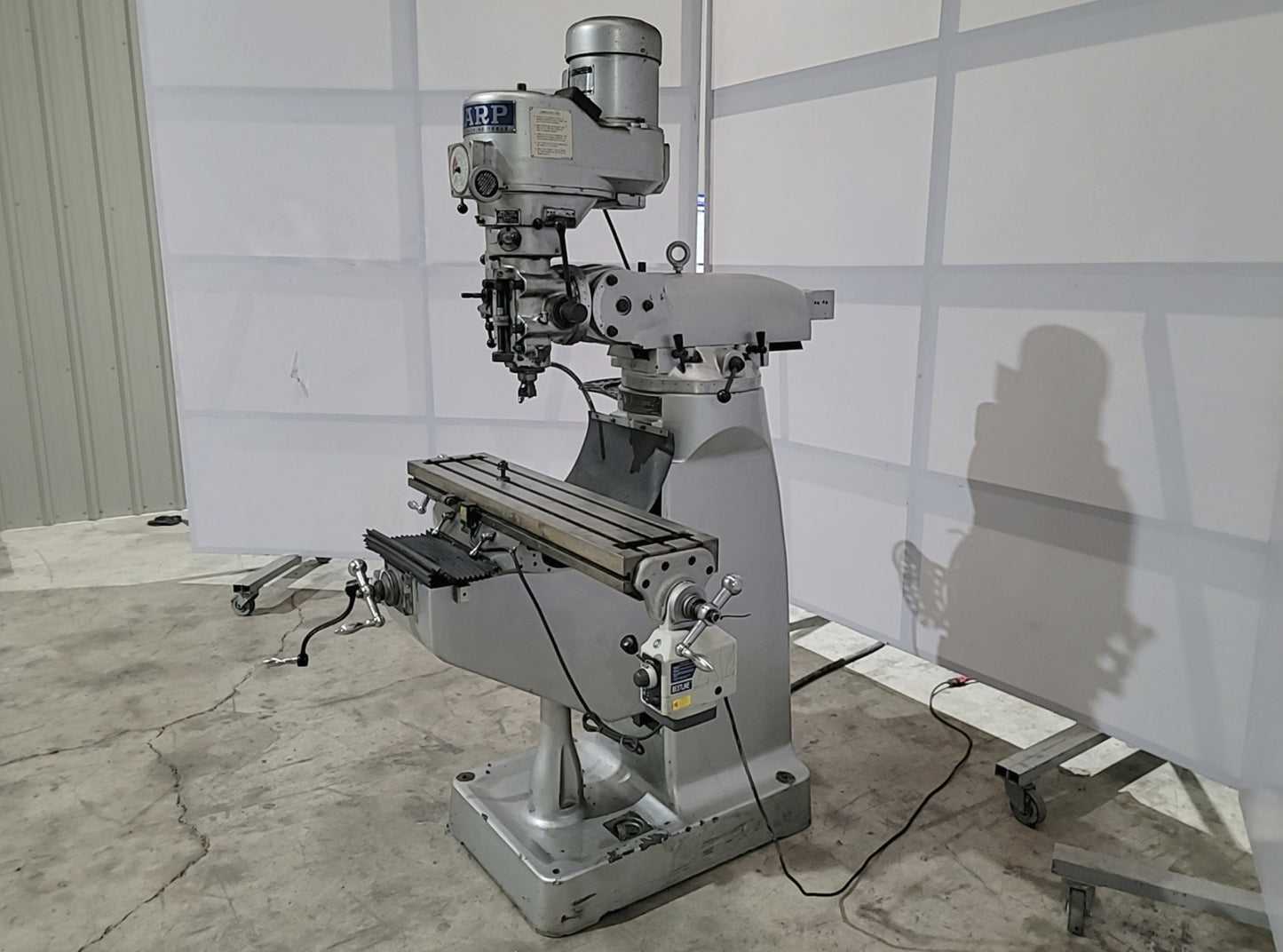 Fresadora Sharp LMV-42