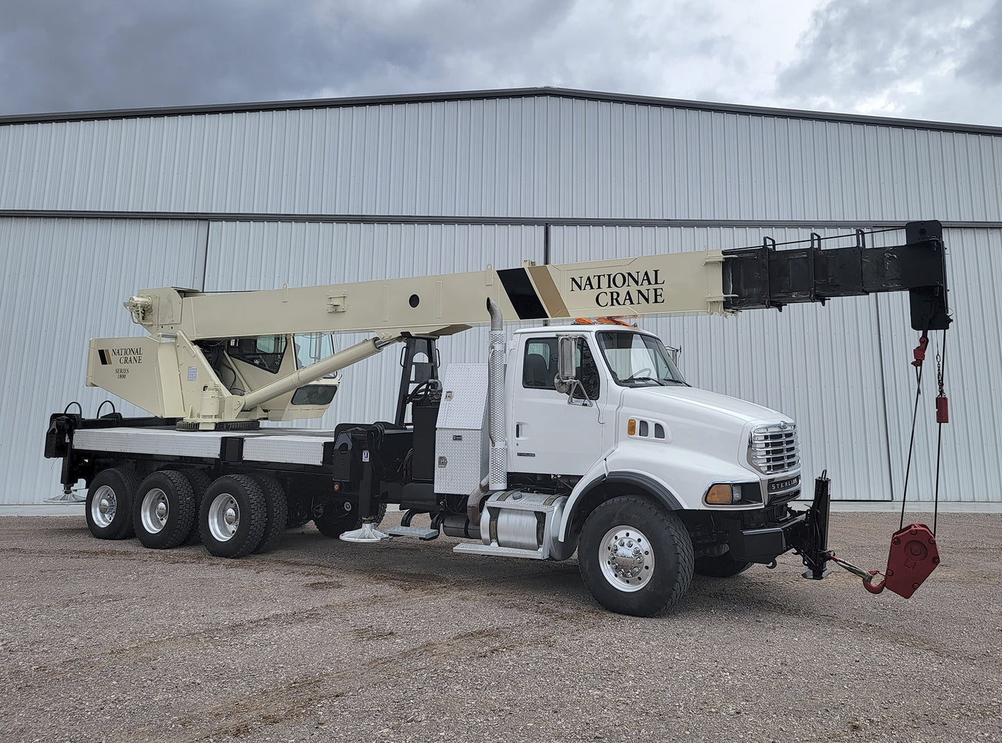 Camión Sterling con Grúa National 1800 40Ton