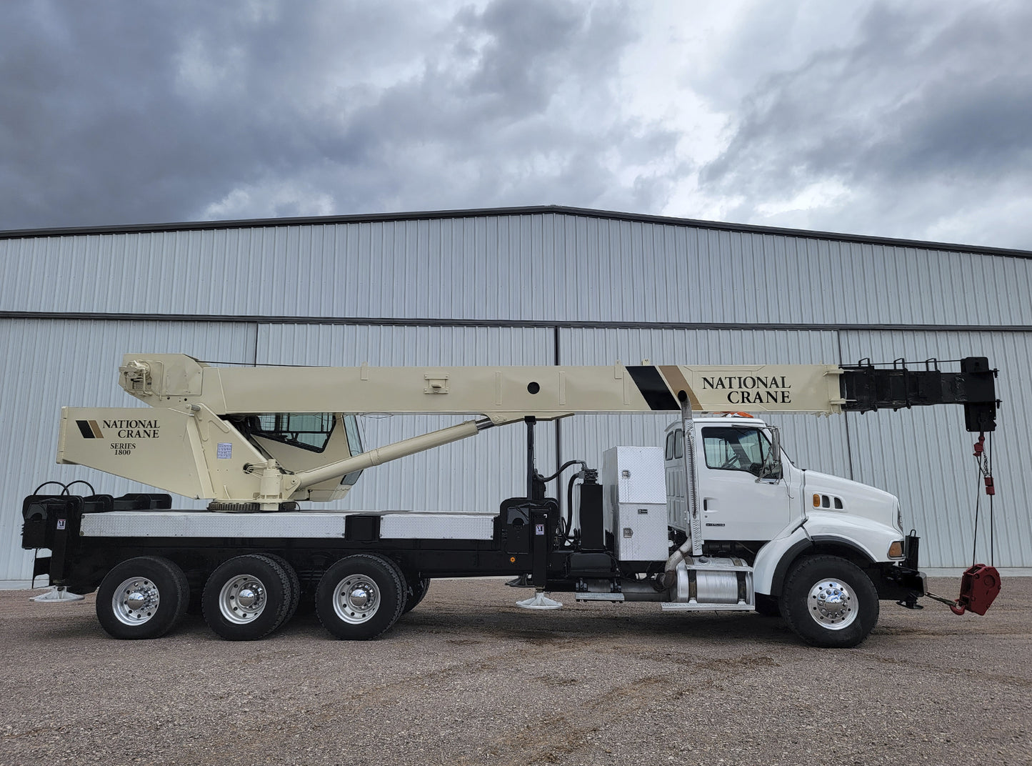 Camión Sterling con Grúa National 1800 40Ton