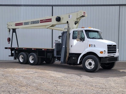 Camión Sterling LT7500 con Grúa Terex BT-4792