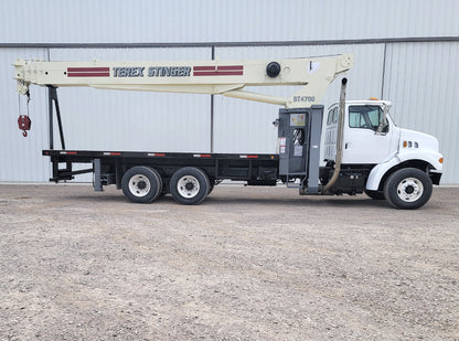 Camión Sterling LT7500 con Grúa Terex BT-4792