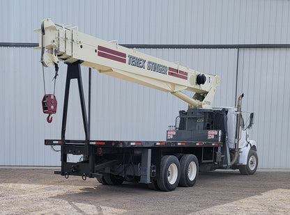 Camión Sterling LT7500 con Grúa Terex BT-4792