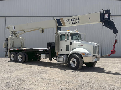 Camión Peterbilt 335 con Grúa National Crane 900A