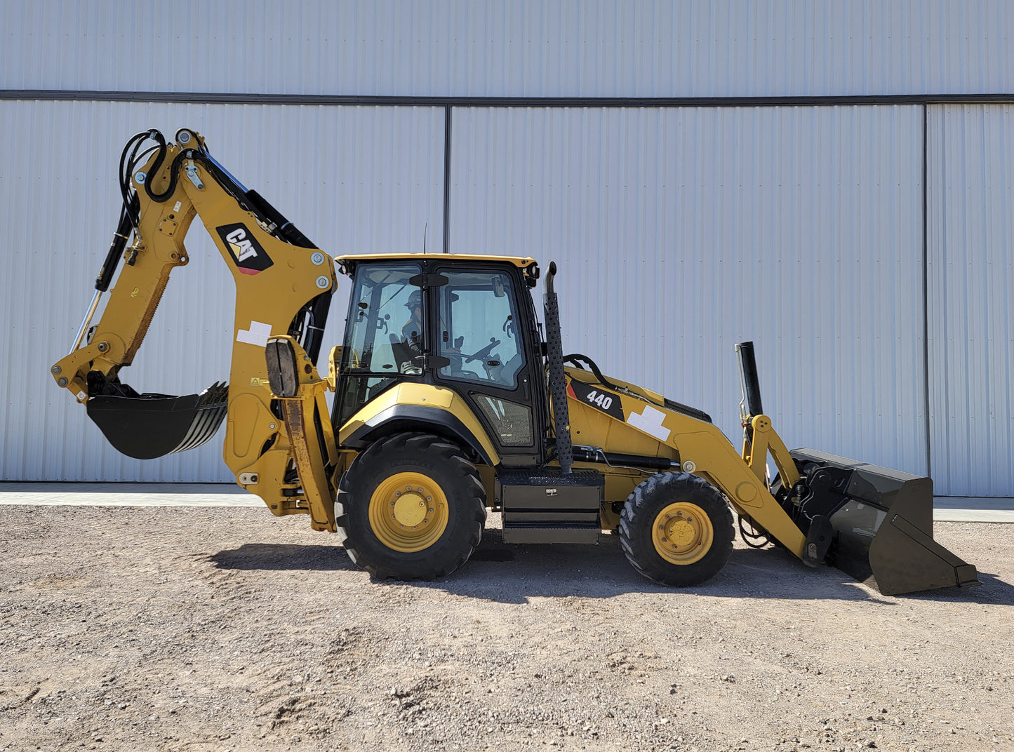 Retroexcavadora CAT 440 2018