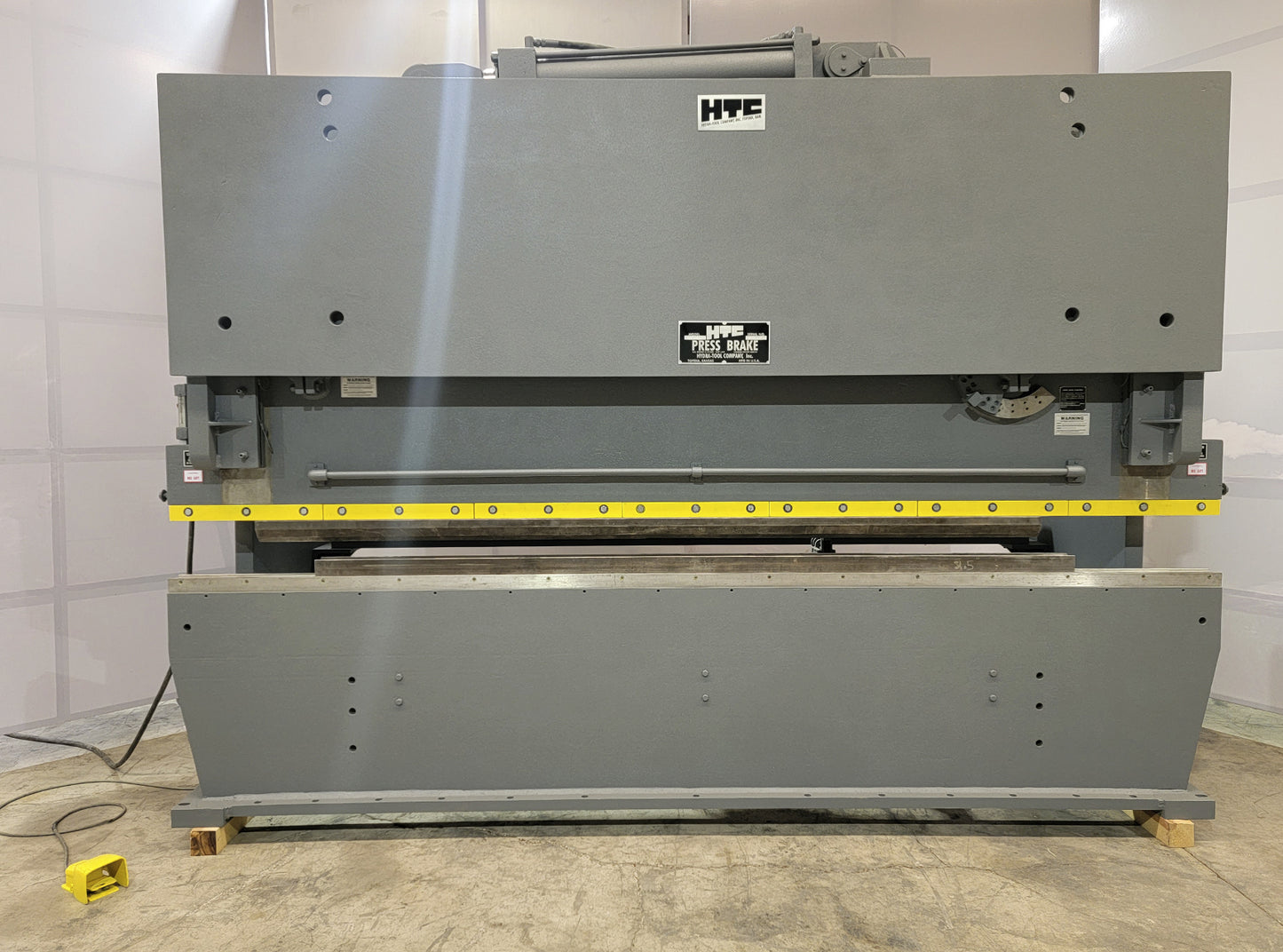 Dobladora HTC 200-14H 200ton