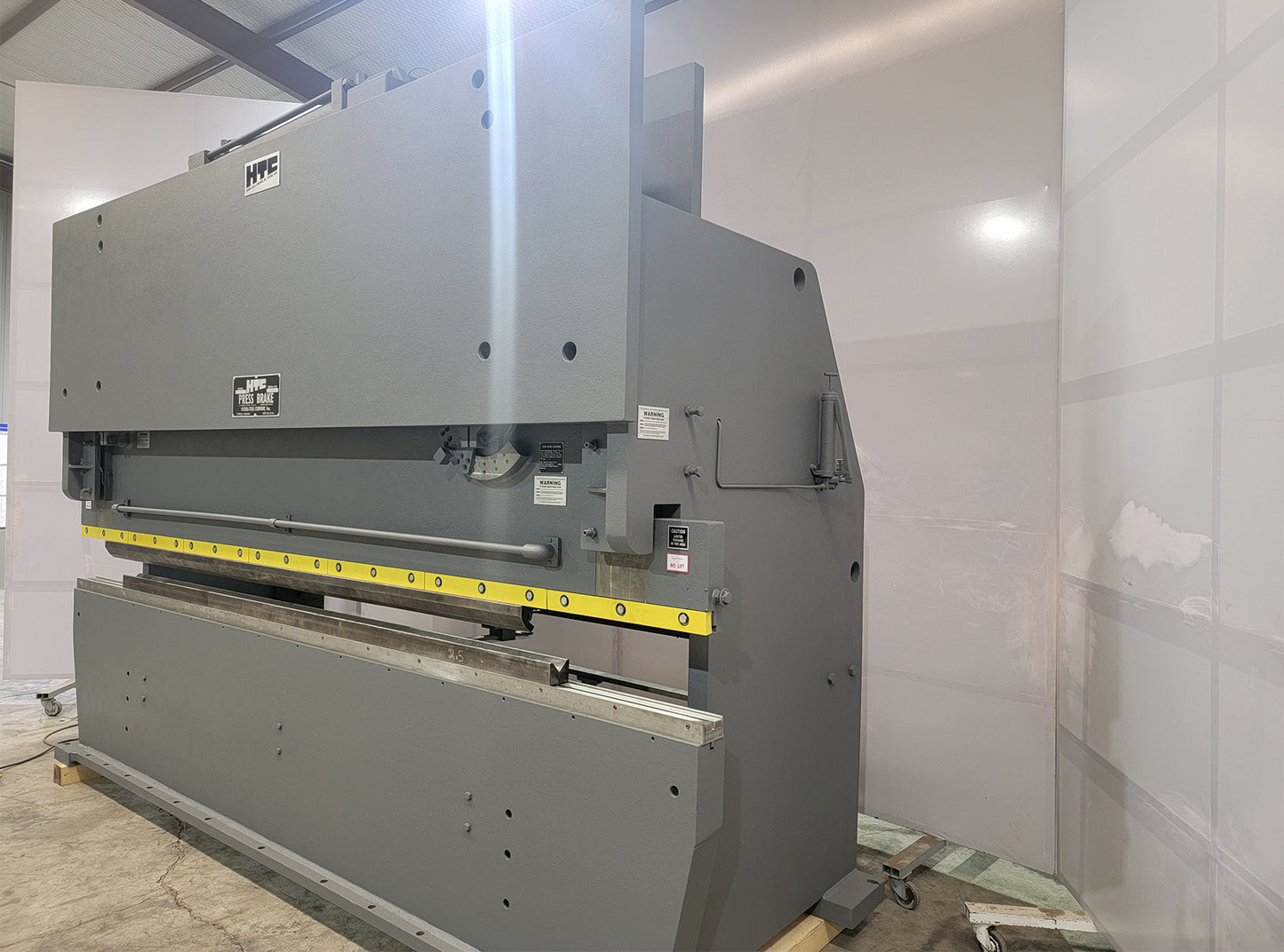 Dobladora HTC 200-14H 200ton