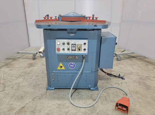 Cortadora de Esquinas Amada CSW-220