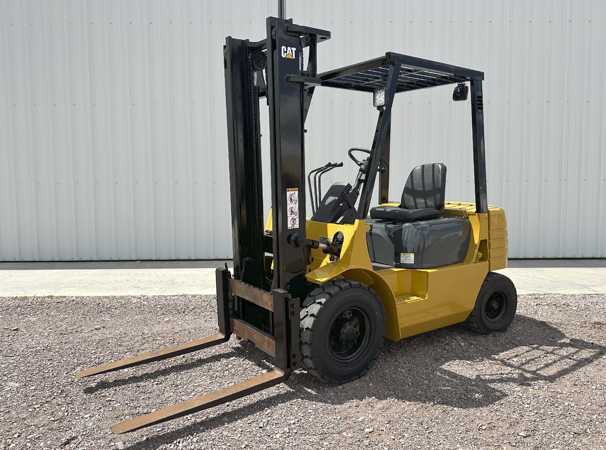 Montacargas Caterpillar DP20