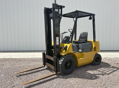 Montacargas Caterpillar DP20