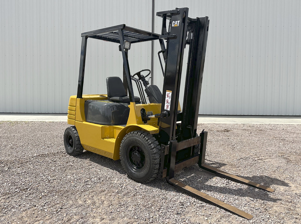 Montacargas Caterpillar DP20