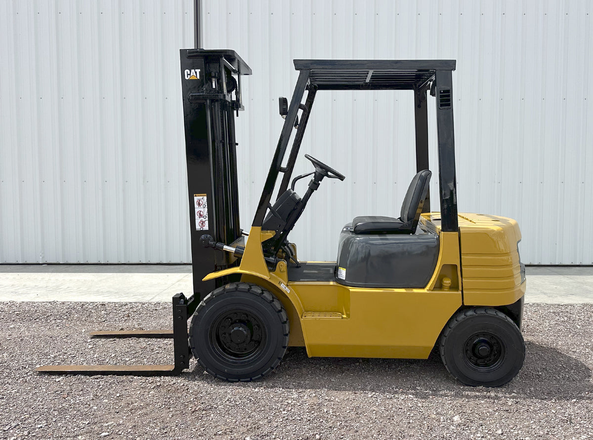 Montacargas Caterpillar DP20