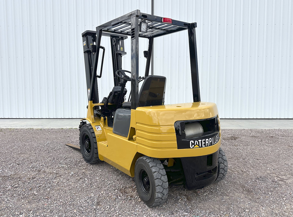 Montacargas Caterpillar DP20