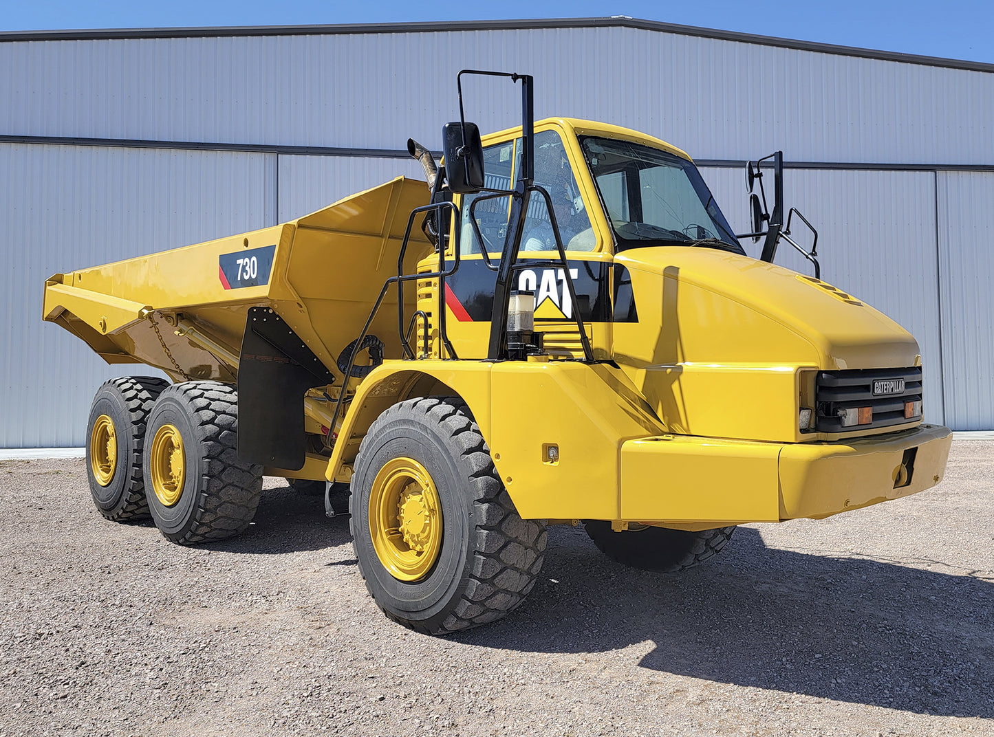 Dompe Articulado Caterpillar 730 2011