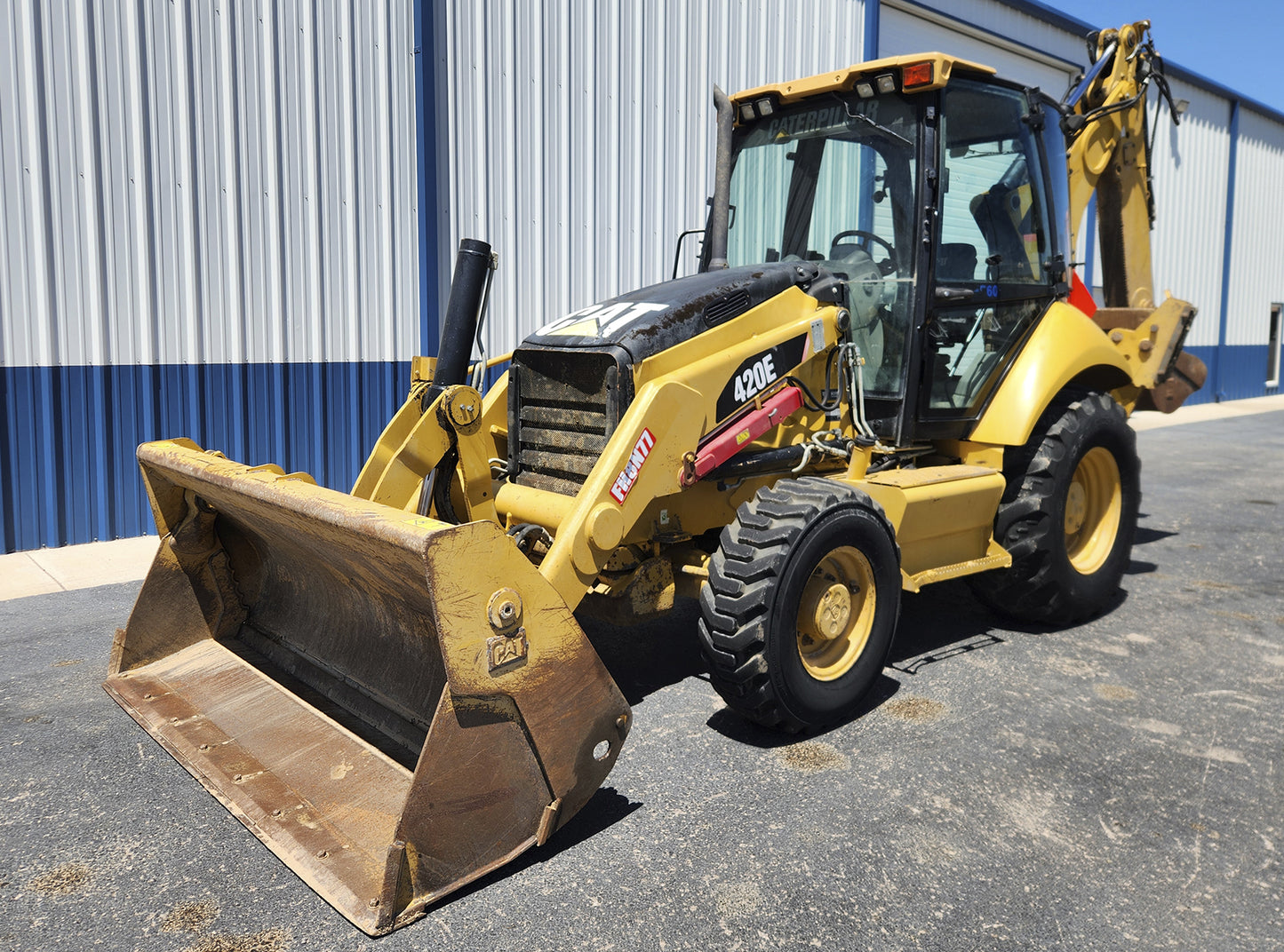 Retroexacavadora Caterpillar 420E 2012