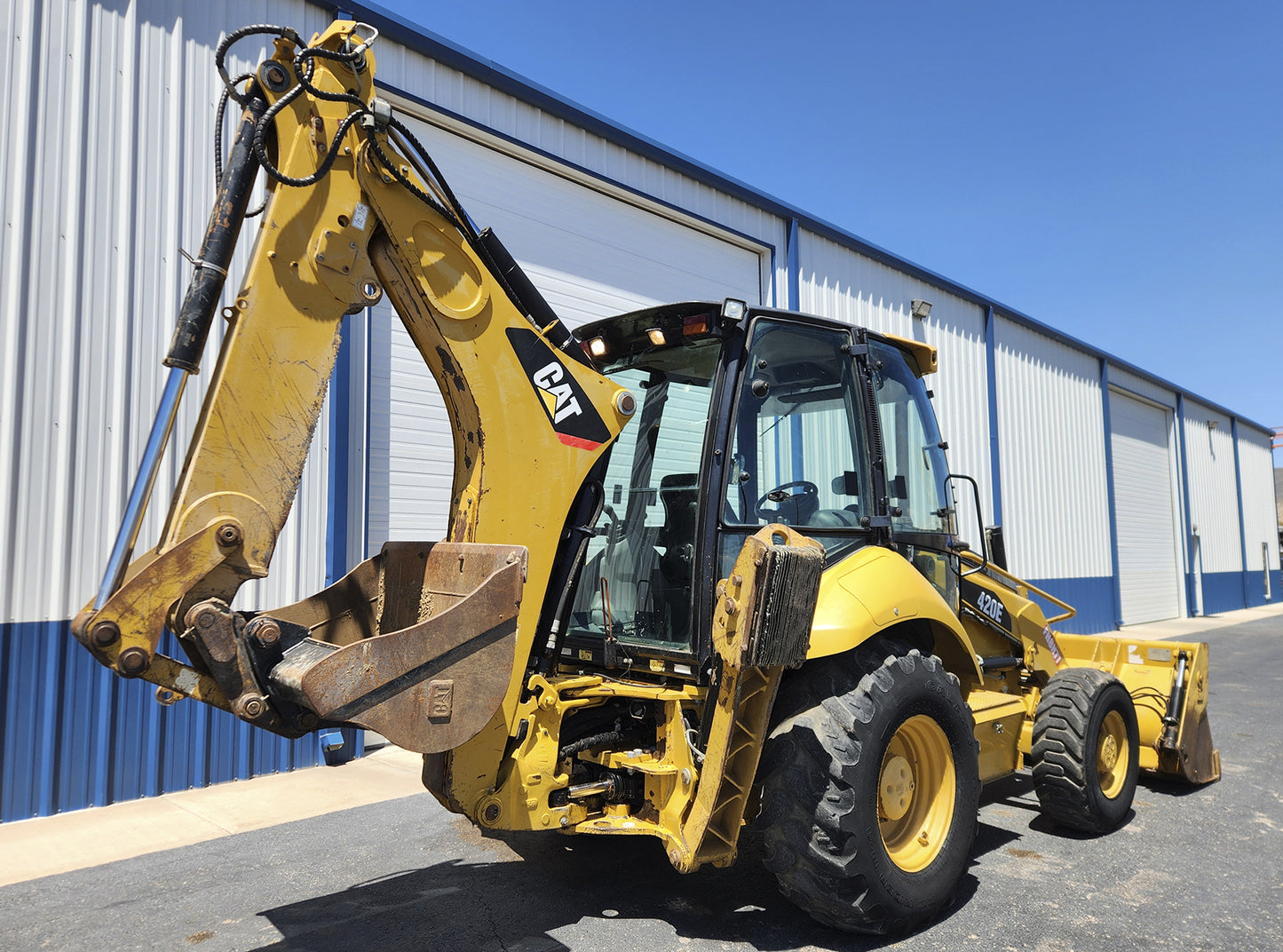 Retroexacavadora Caterpillar 420E 2012