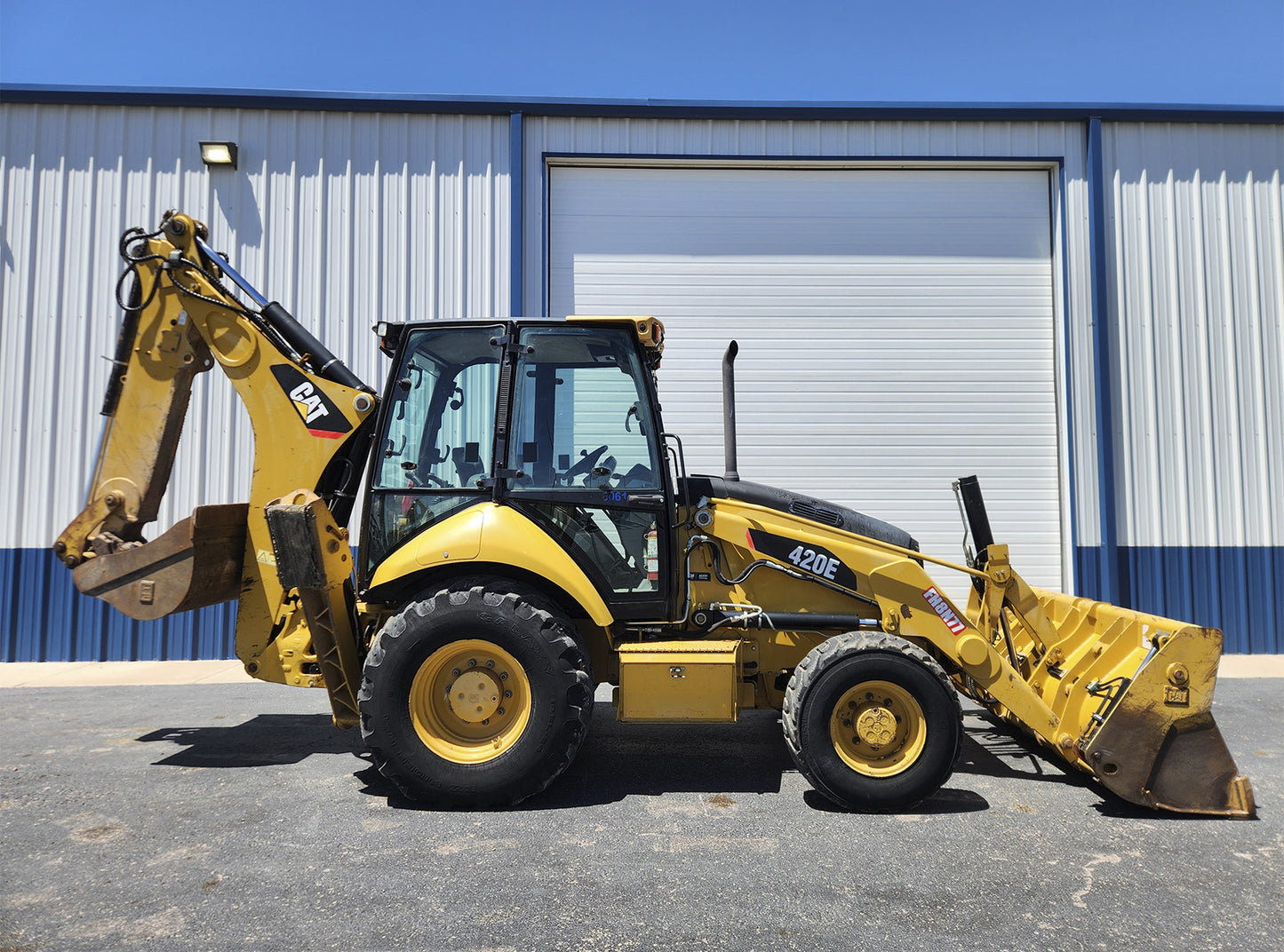 Retroexacavadora Caterpillar 420E 2012