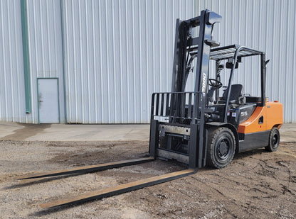 Montacargas Doosan D55C-7 11,000lbs