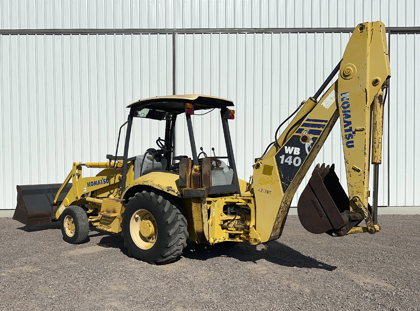 Retroexcavadora Komatsu WB140-2N