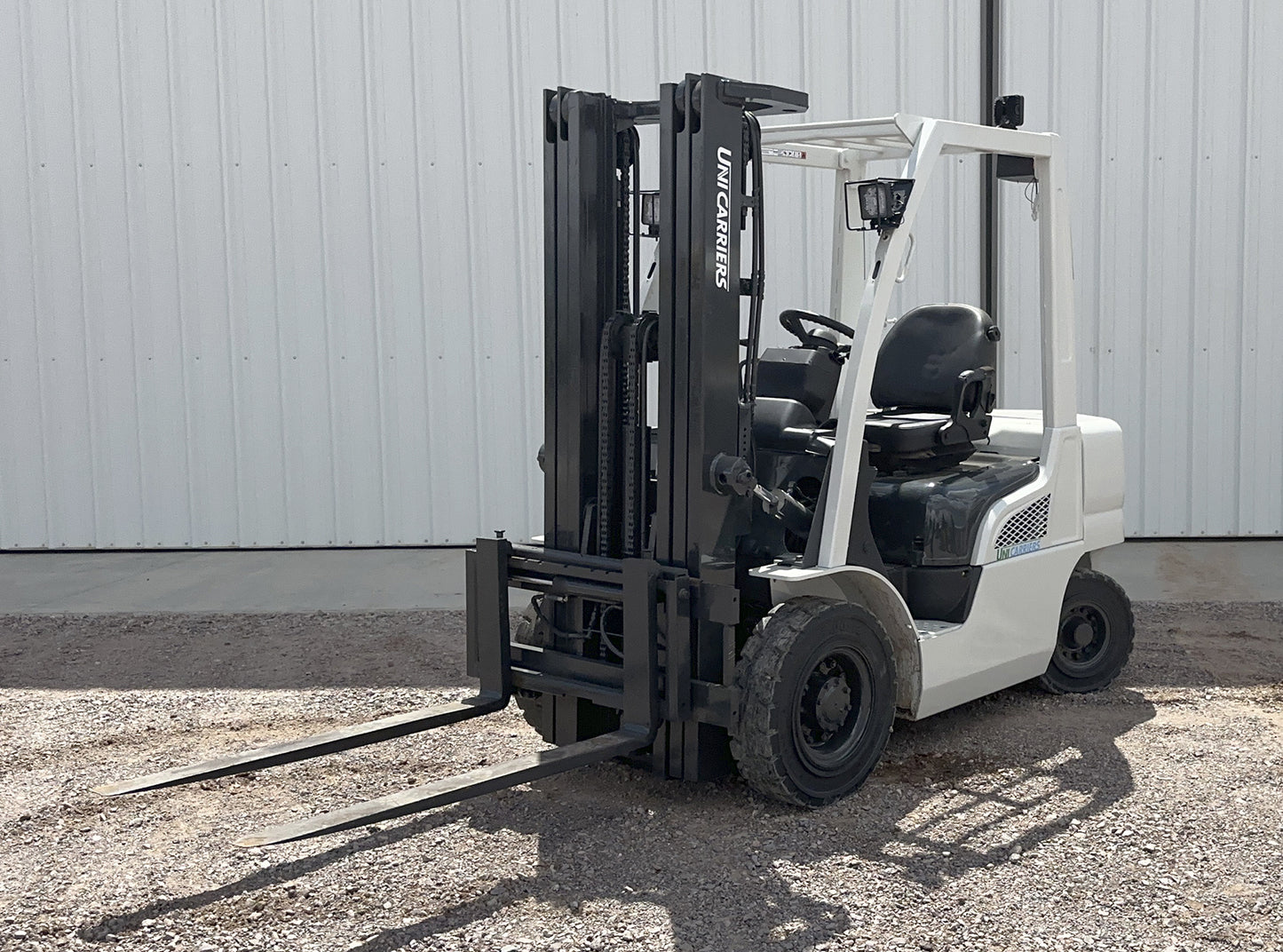 Montacargas Unicarriers MY1F2A25V 5,000lbs