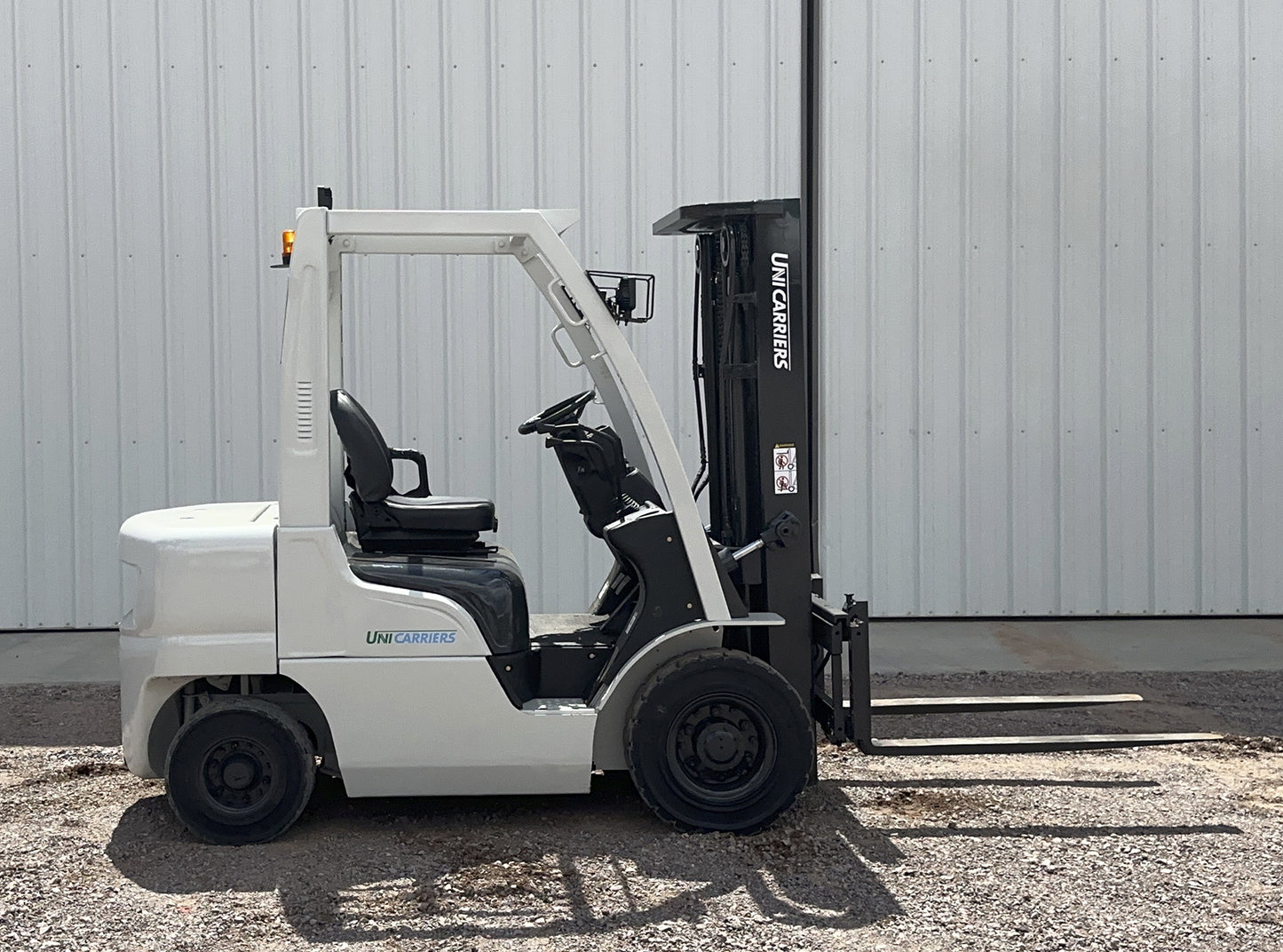 Montacargas Unicarriers MY1F2A25V 5,000lbs
